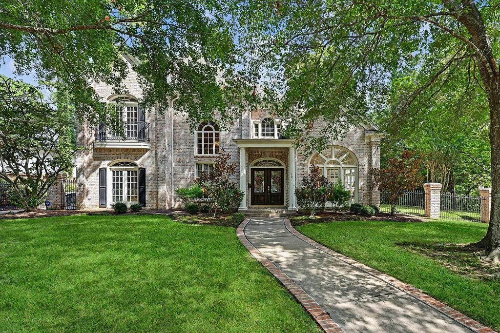 10 Sandalwood Drive, Houston