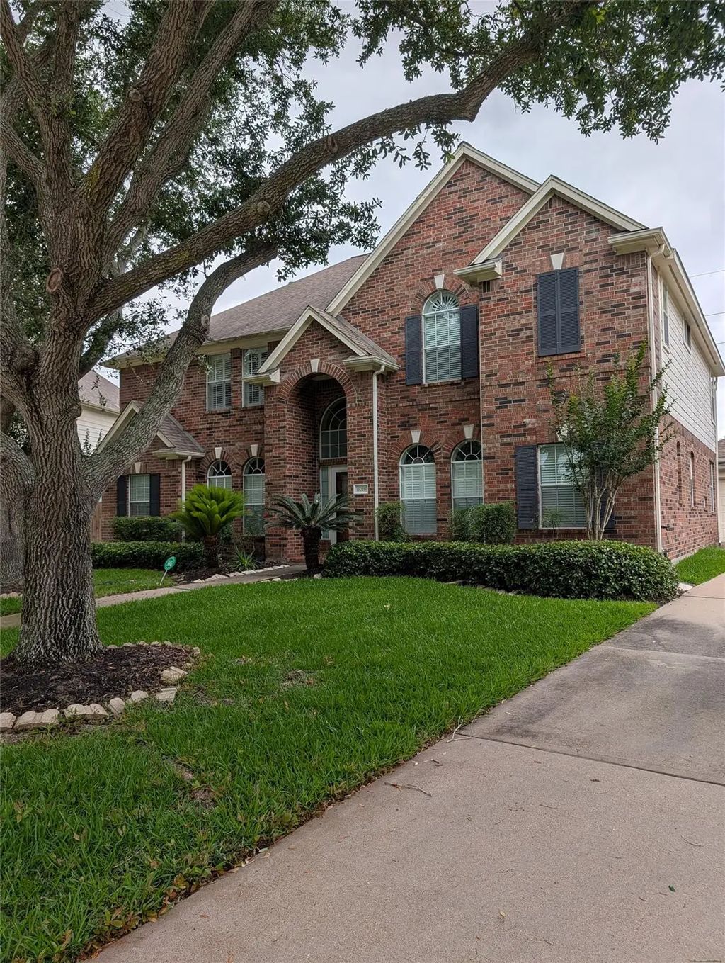 6018 Briar Hill Court, Sugar Land
