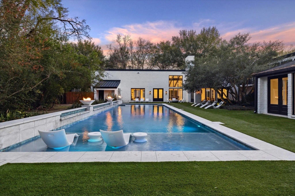 8 E Rivercrest Drive, Houston