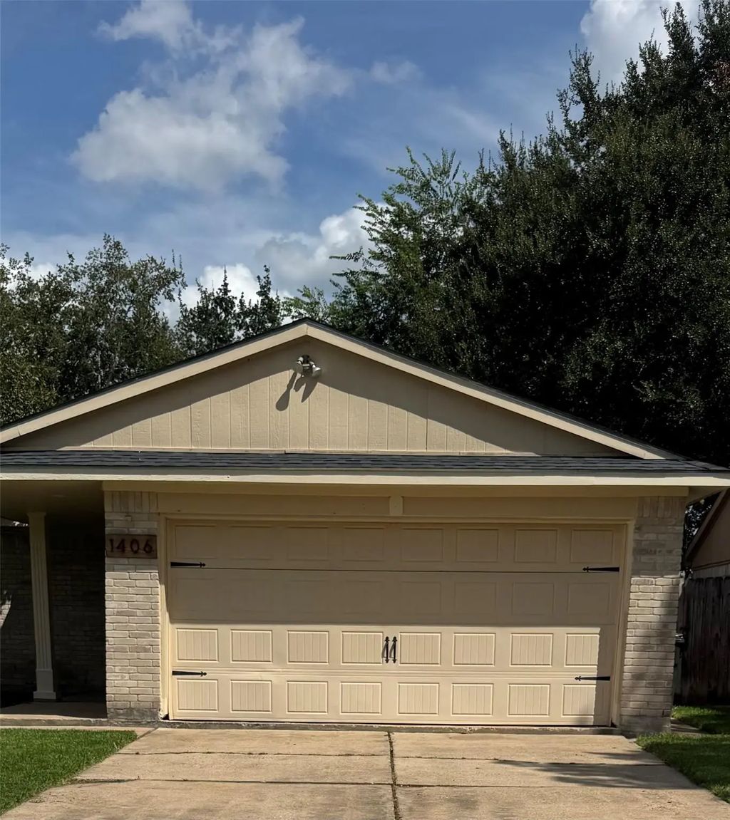 1406 Ashwood Drive, Sugar Land