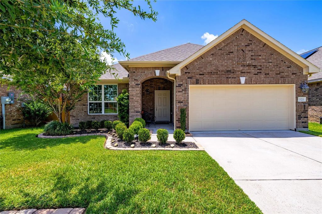 13213 Anchor Isle Court, Texas City