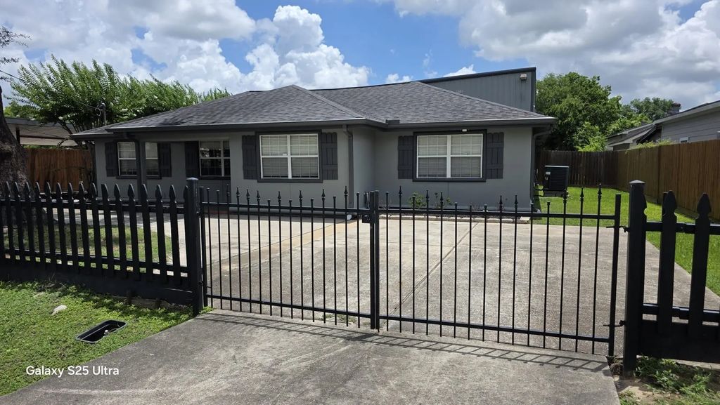 2098 Harland Drive, Houston