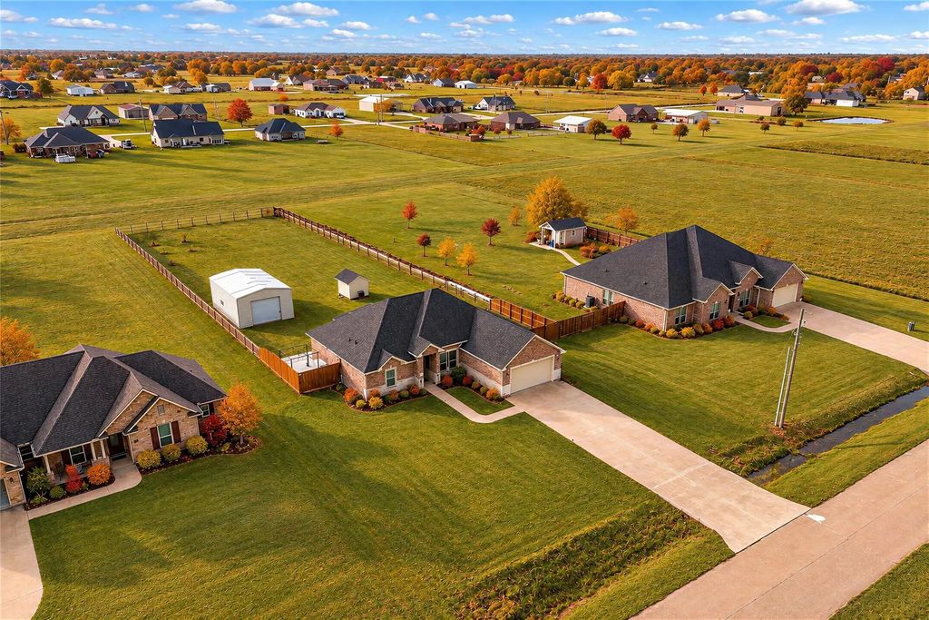 1131 Appaloosa Circle, Angleton