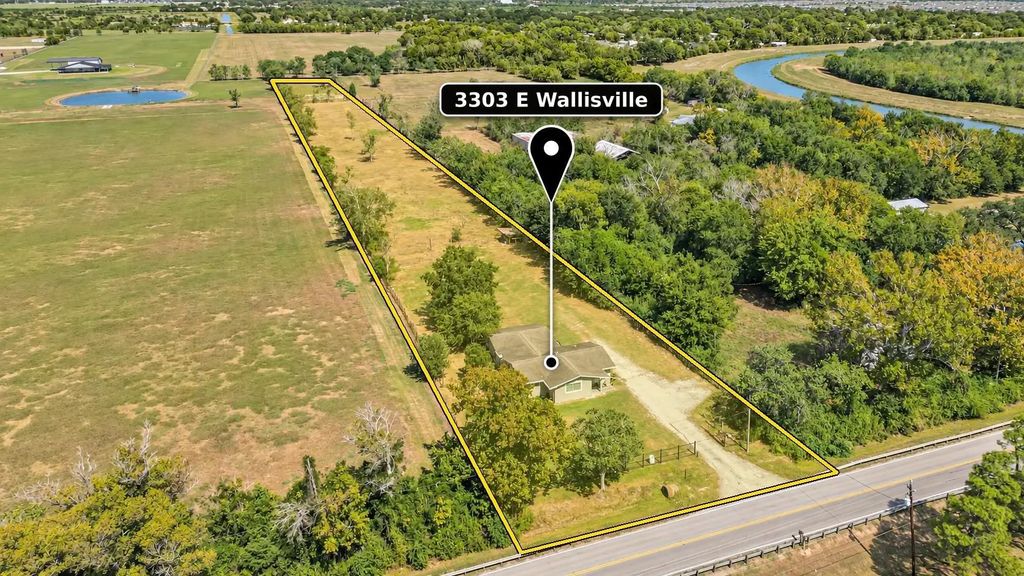 3303 E Wallisville Road, Baytown