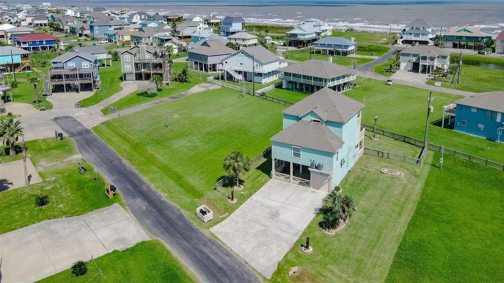 3228 Castle Drive, Crystal Beach