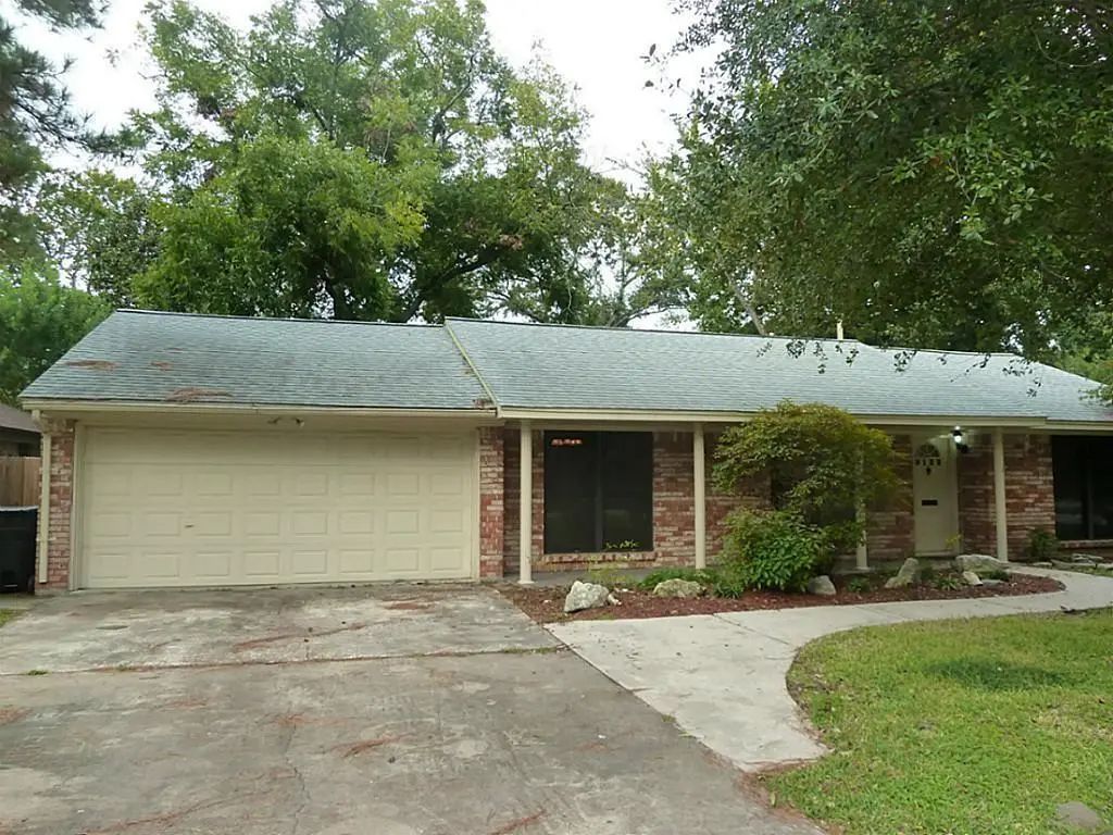 9122 Western Drive, Houston