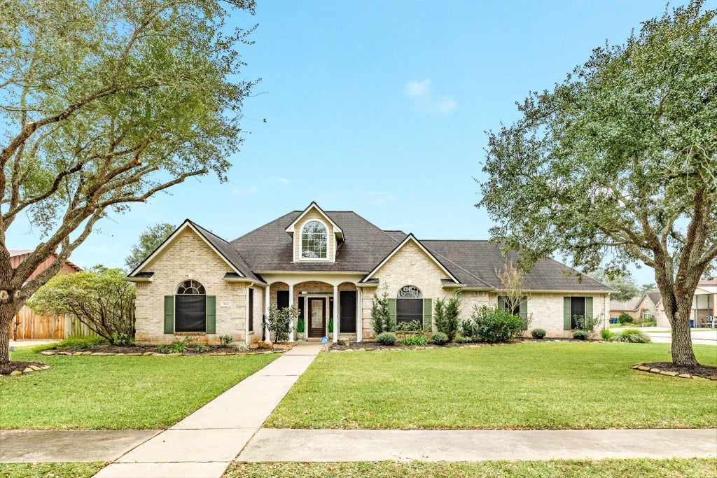 900 N Belle St, Angleton