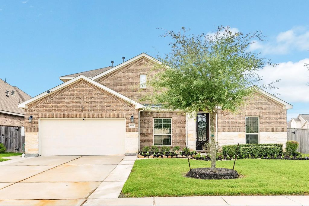 2329 Vineyard Terrace Lane, League City