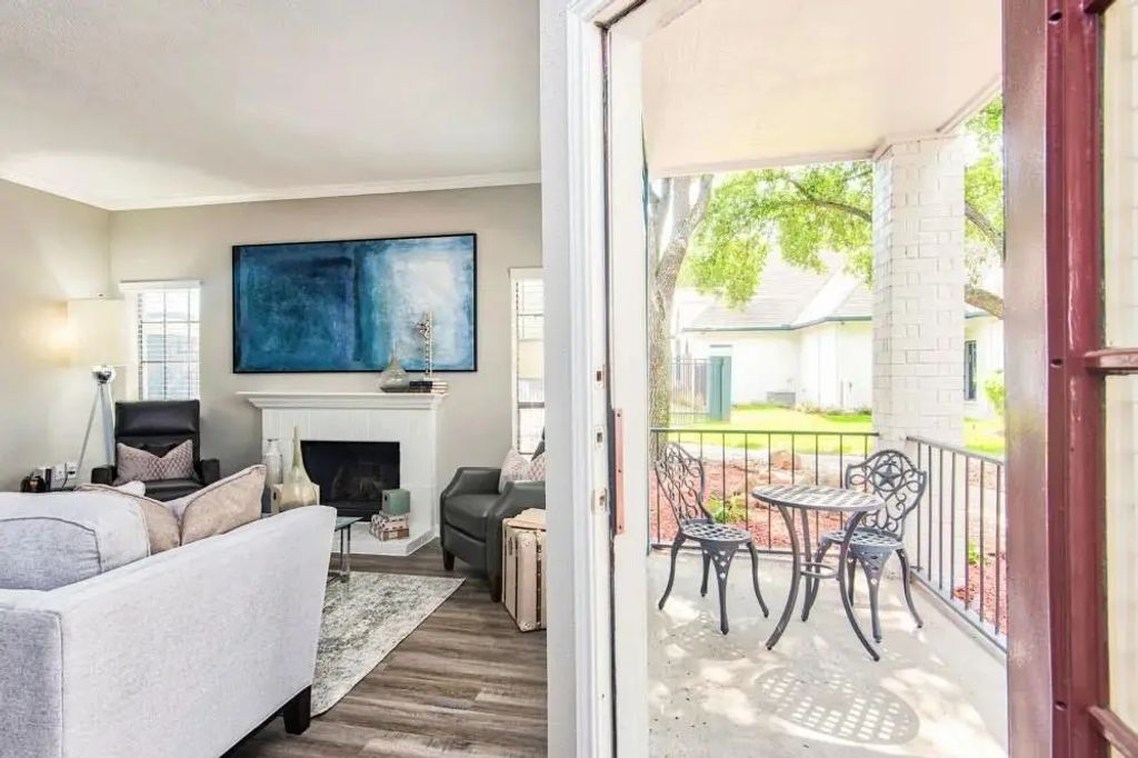 11220 West Road 725, Houston