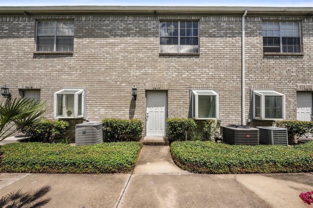 7617 Cambridge Street 7617, Houston