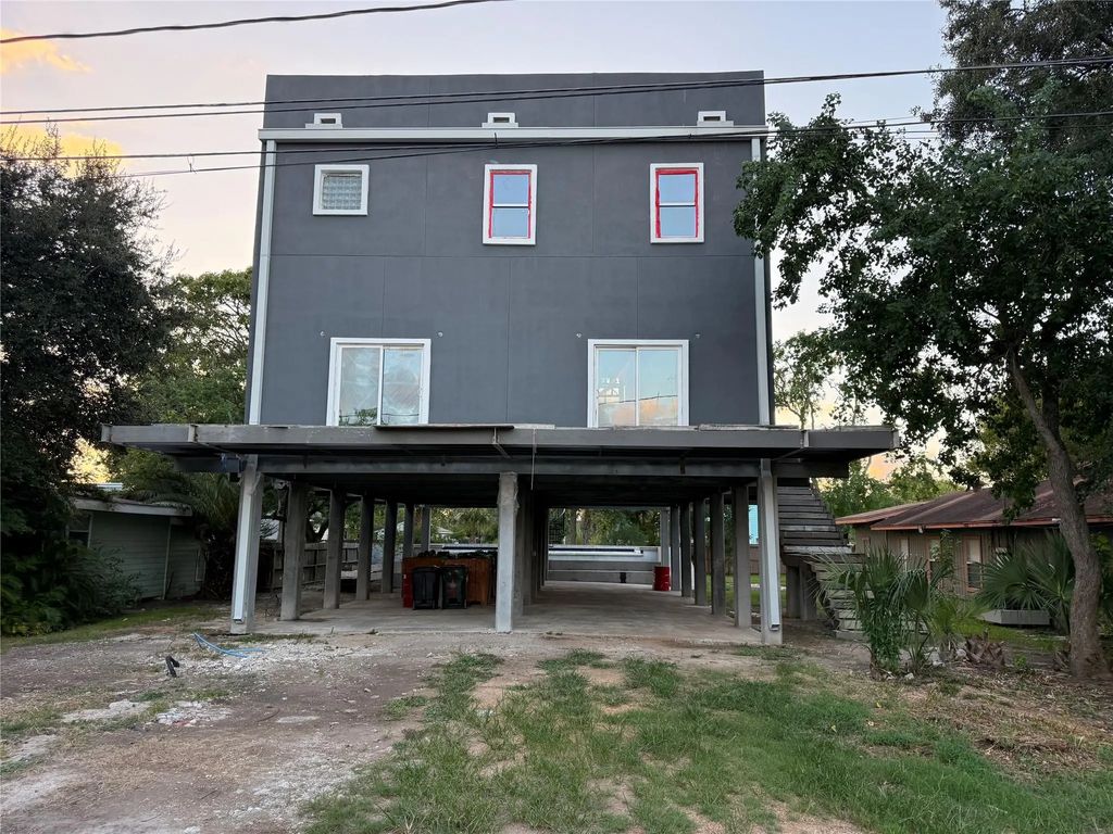 127 5th Street, Dickinson