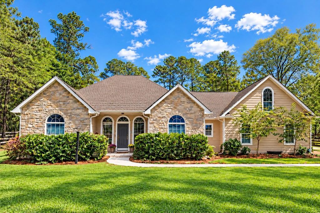 346 Skylark Street, Magnolia