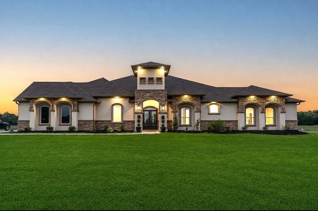 8801 County Road 79, Iowa Colony
