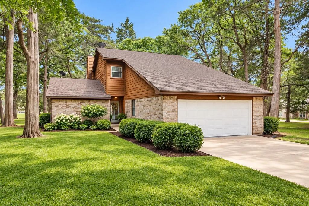 105 Seminole Drive, New Ulm