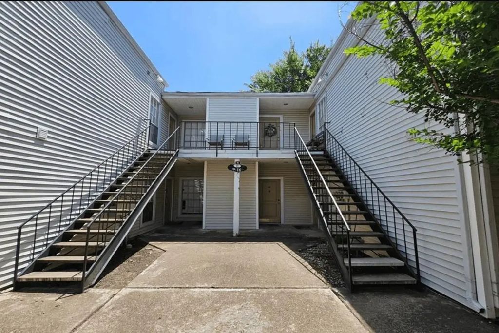 9809 Richmond Avenue F14, Houston