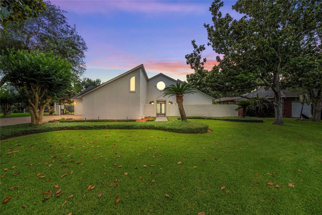 4815 Diamond Springs Drive, Missouri City