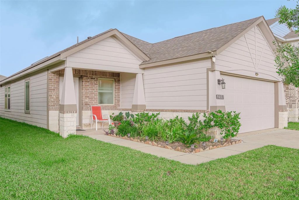 9857 Glen Brook Lane, Magnolia