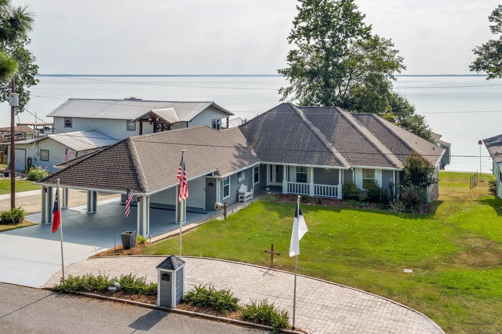 341 Sam Houston Loop, Point Blank