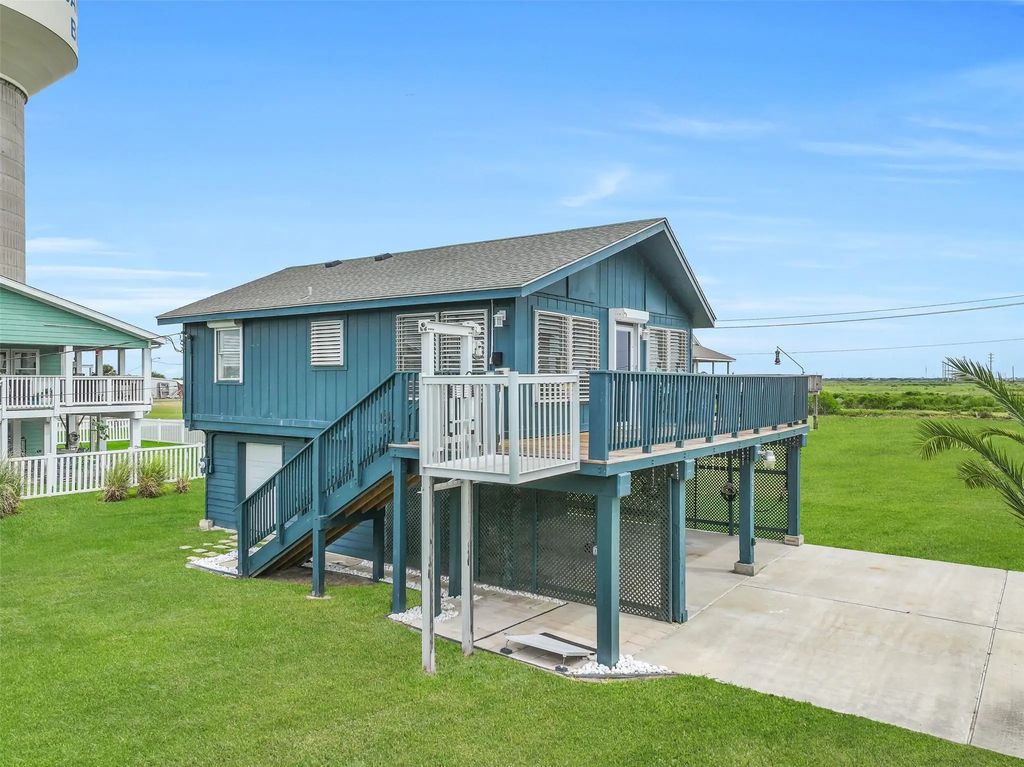 16510 Edward Teach Road, Jamaica Beach