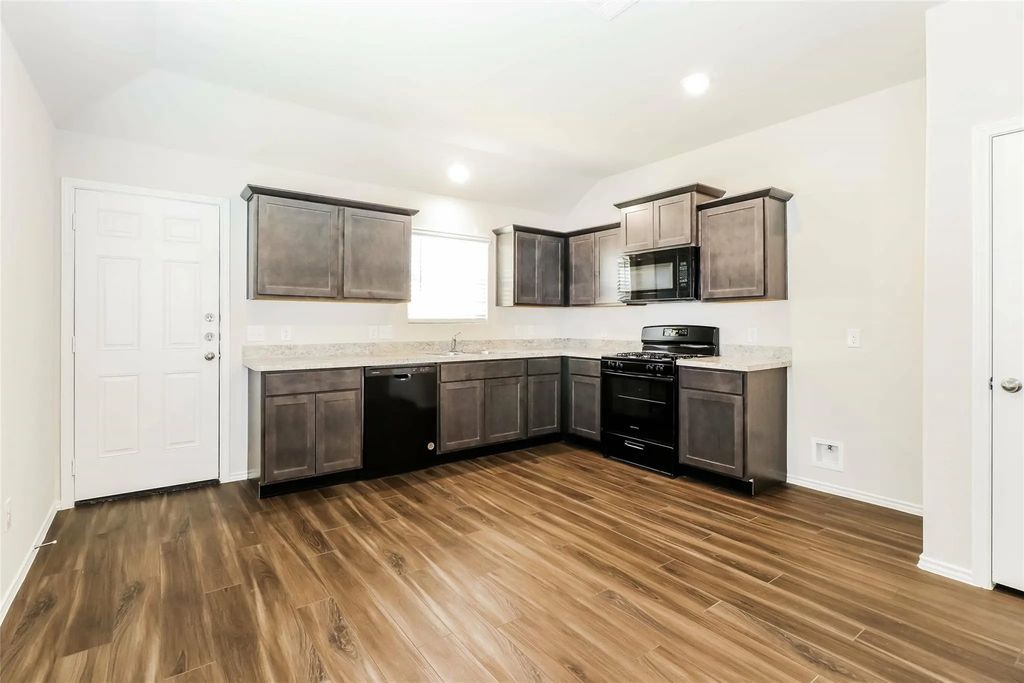 2440 Copper Canyon Drive, Conroe