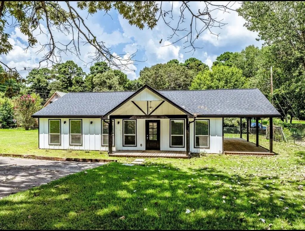 161 Lakeway Circle, Trinity