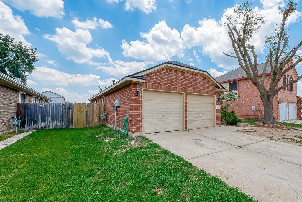 5806 Windcliff Court, Katy