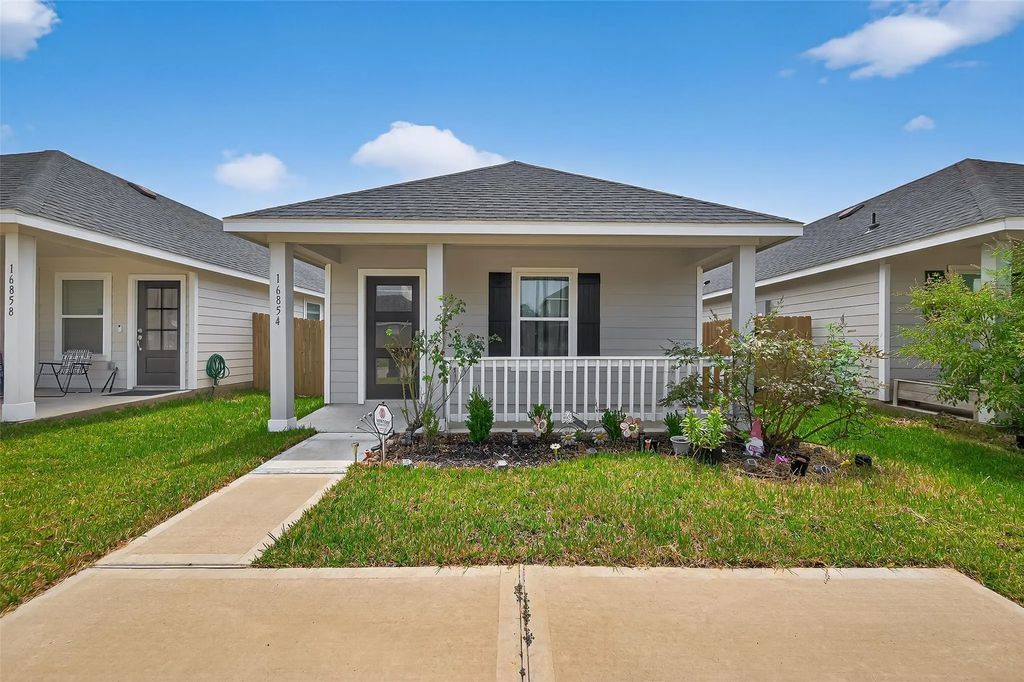 16854 N Marie Village Drive, Conroe