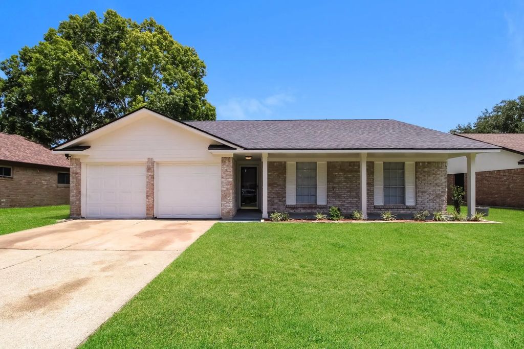 1611 Pecan Hollow Street, Pearland
