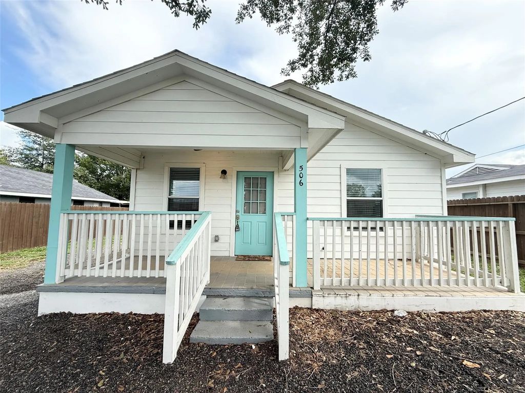 506 N Thomason Street, Willis