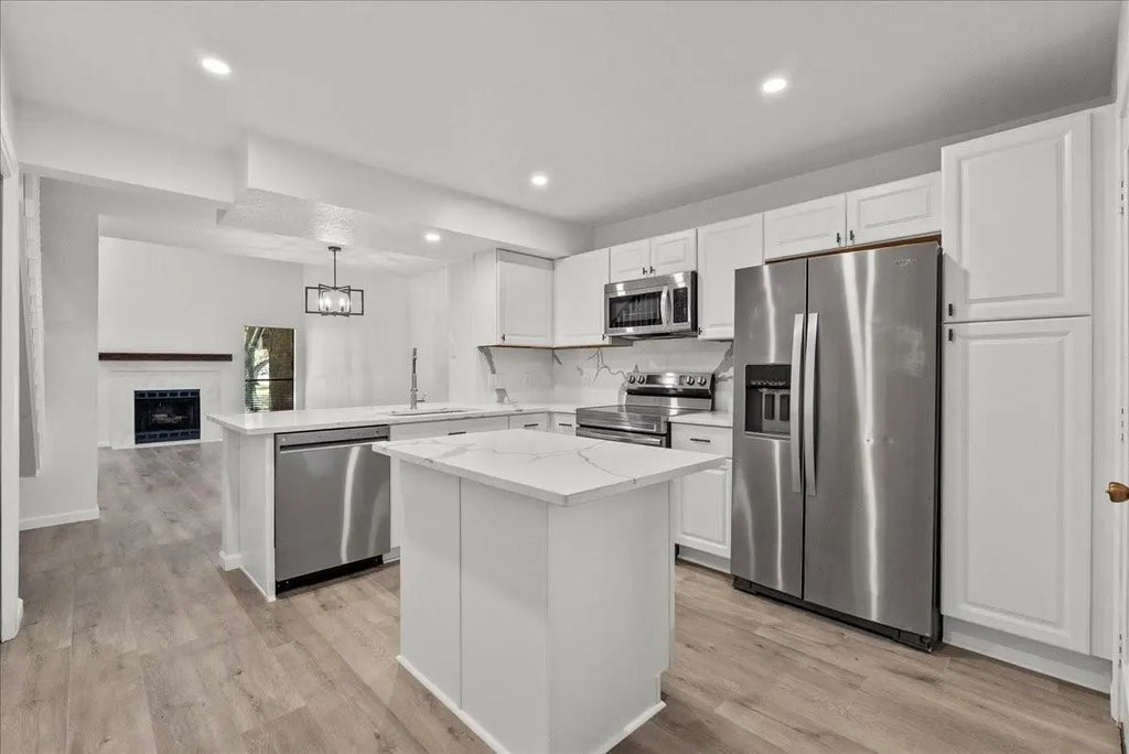 16532 Holly Trail Drive, Houston