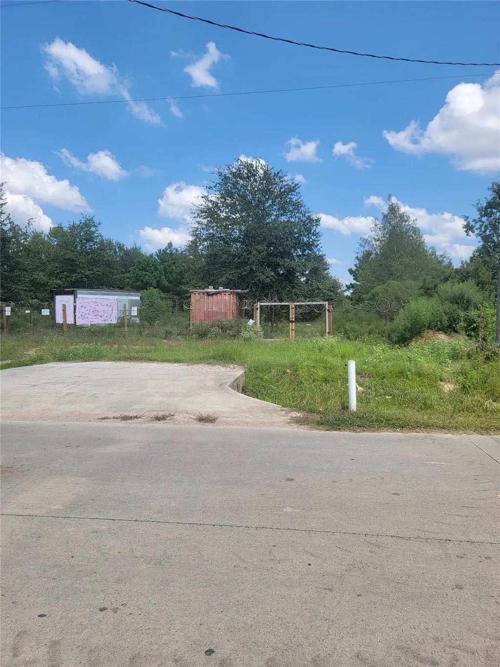 1153 County Road 3556, Cleveland