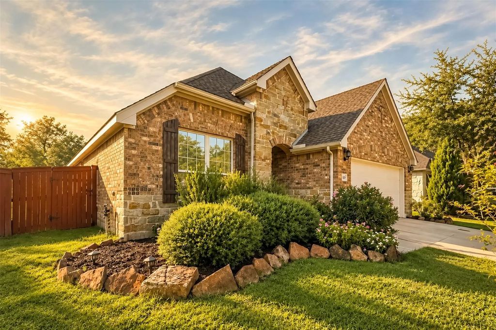 4557 Argonne Woods Drive, Porter