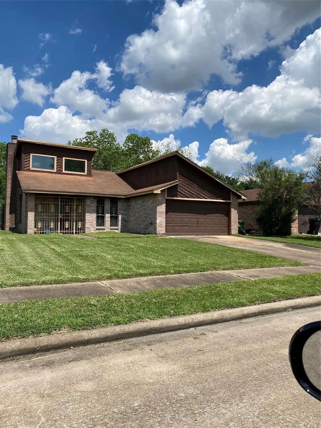 7422 Gatebriar Court, Houston