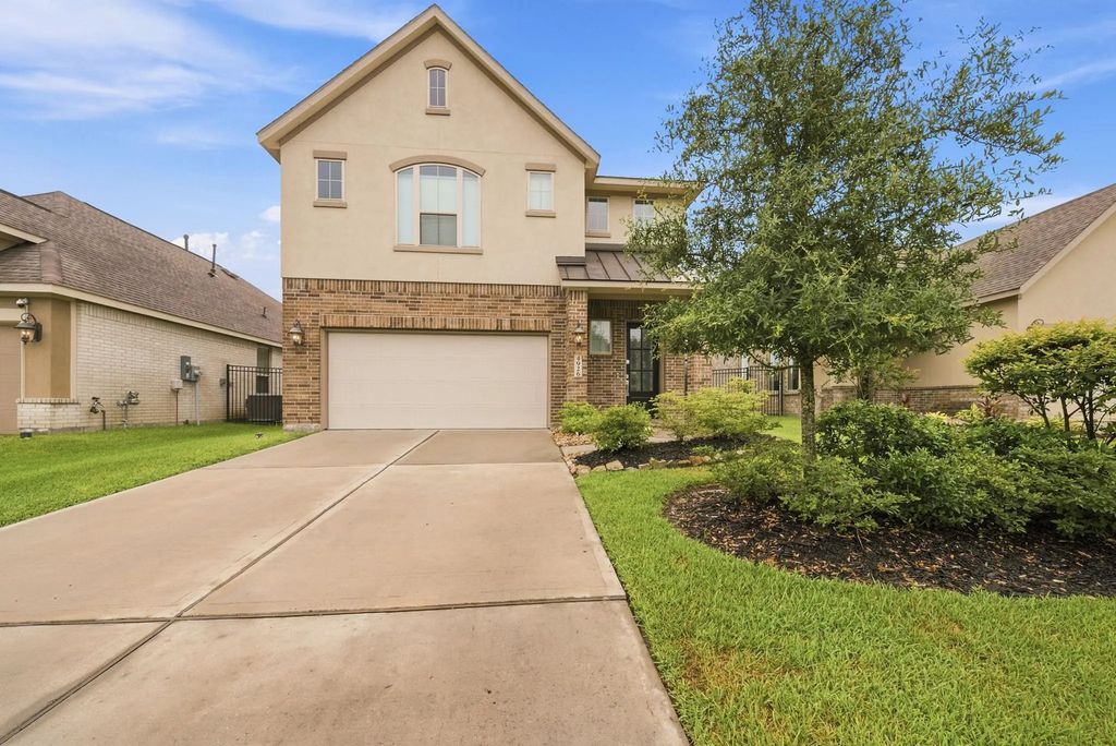 4926 Chester Lake Lane, Porter