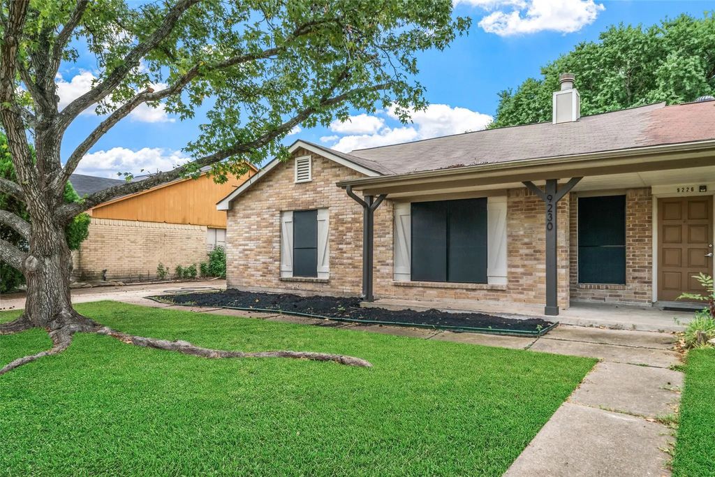 9230 Baronsmede Drive, Houston