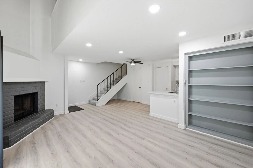 2800 Jeanetta Street 2402, Houston