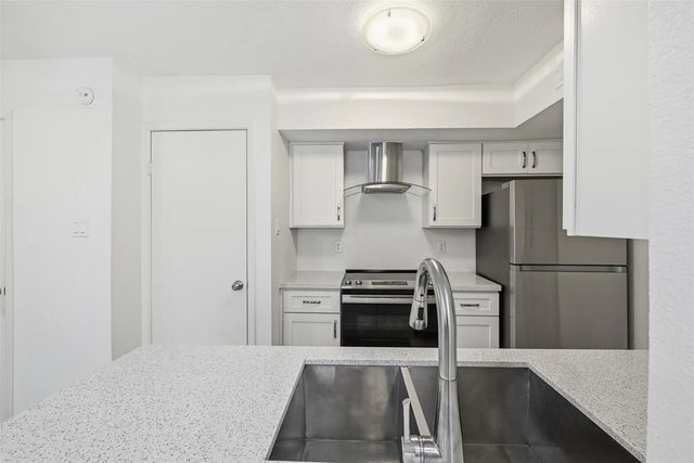 2800 Jeanetta Street 2402, Houston
