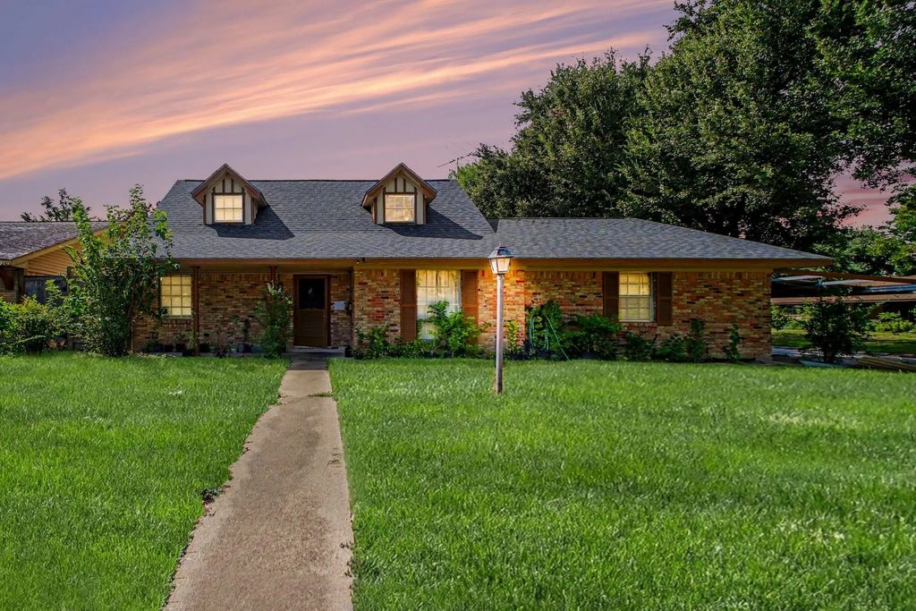 2806 Dewberry Lane, Pasadena
