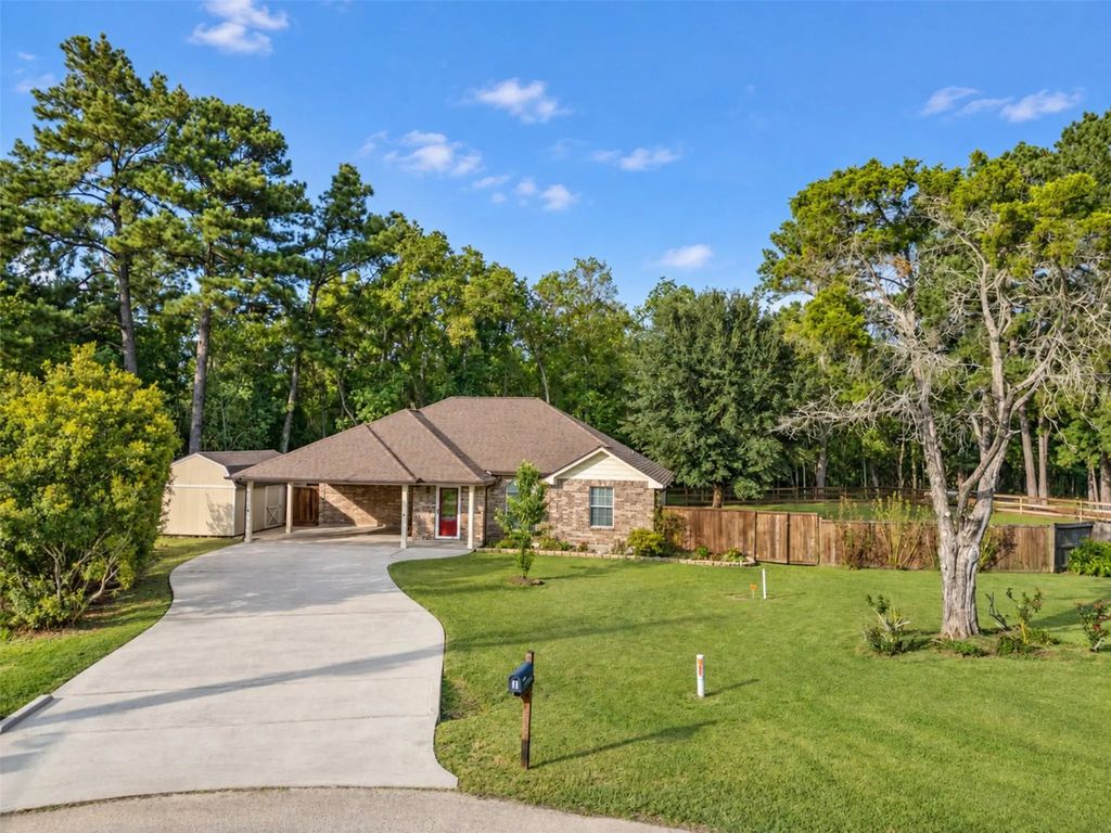 1 County Road 2208 2, Cleveland