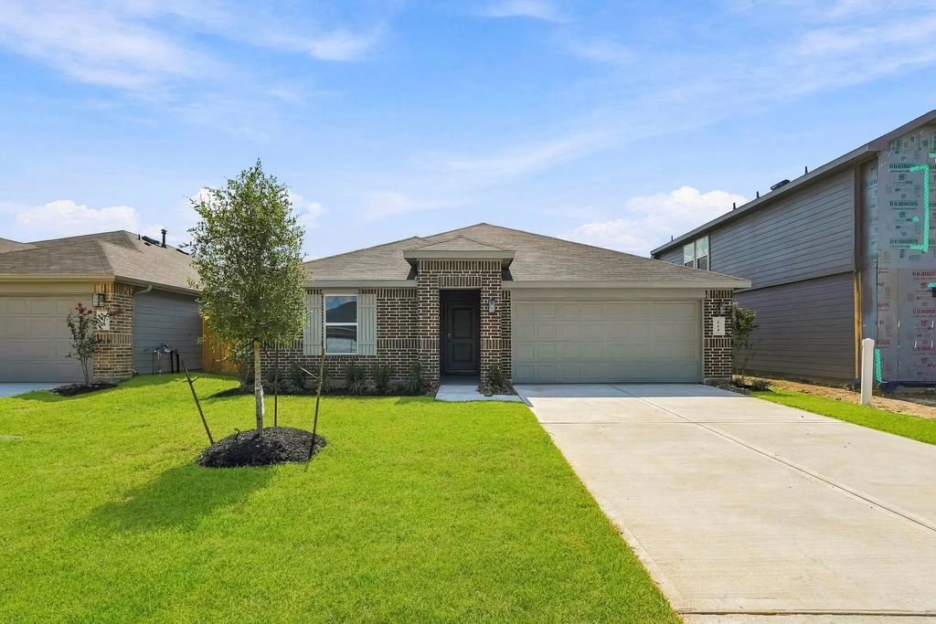514 Palm Crest Court, Crosby