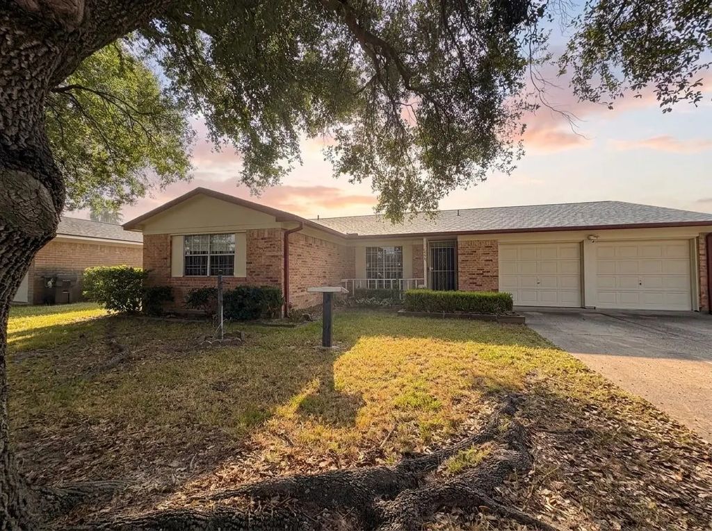 943 W Nelda Road, Houston