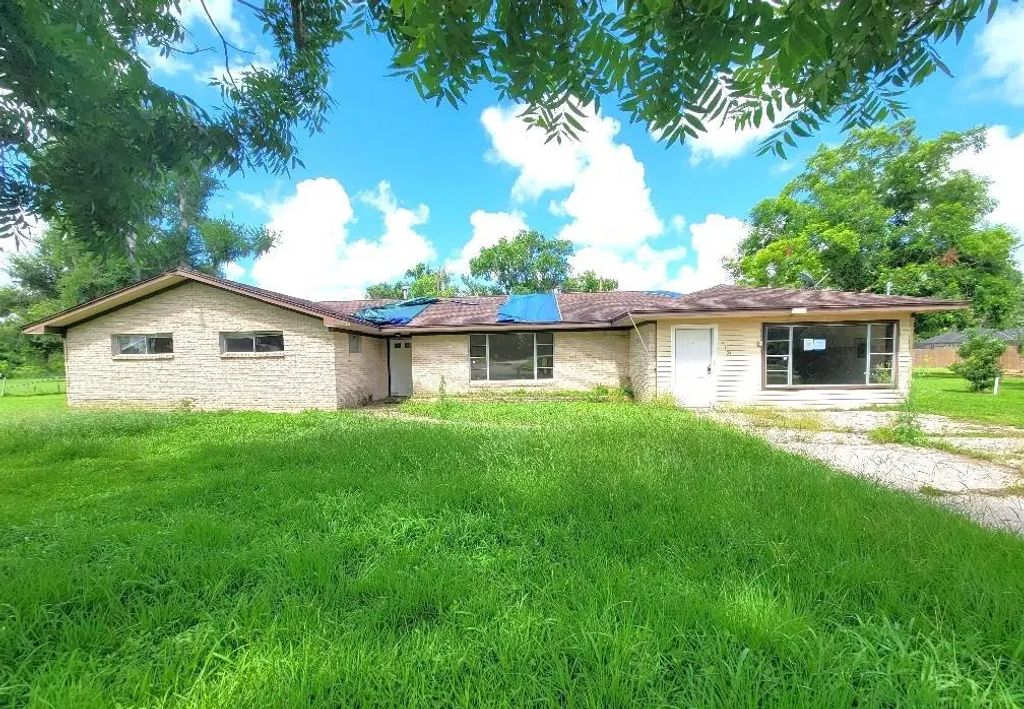 419 Lee Avenue, Freeport