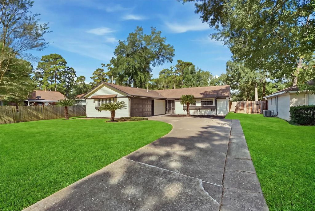 22911 Canyon Lake Drive, Spring