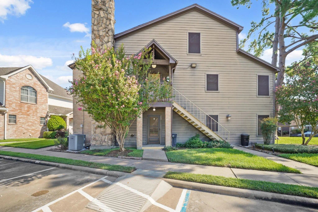 12755 Mill Ridge Drive 402, Cypress