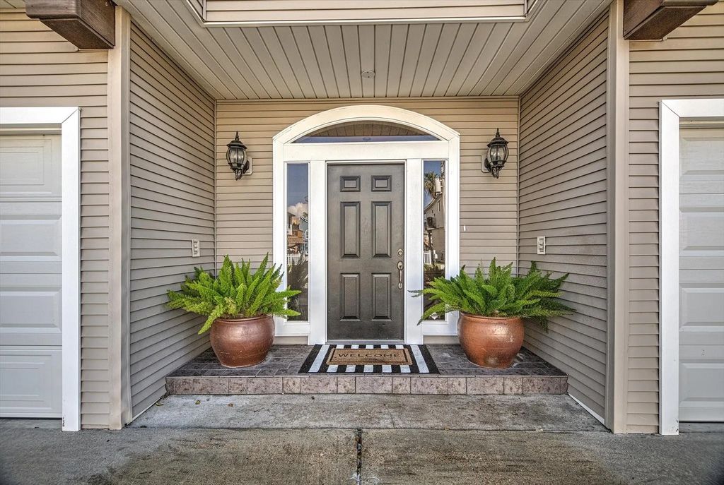 1095 Redfish Street, Bayou Vista