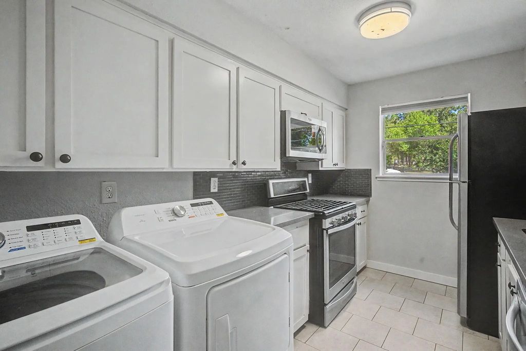 413 W Semands Avenue, Conroe