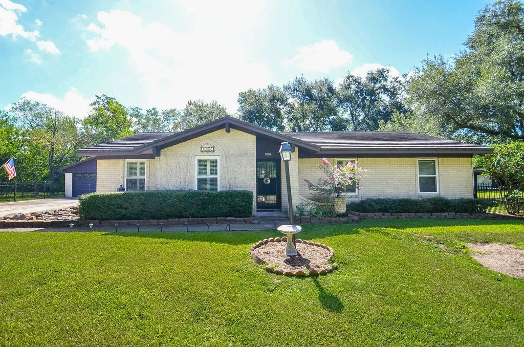 3207 Hamm Road, Pearland