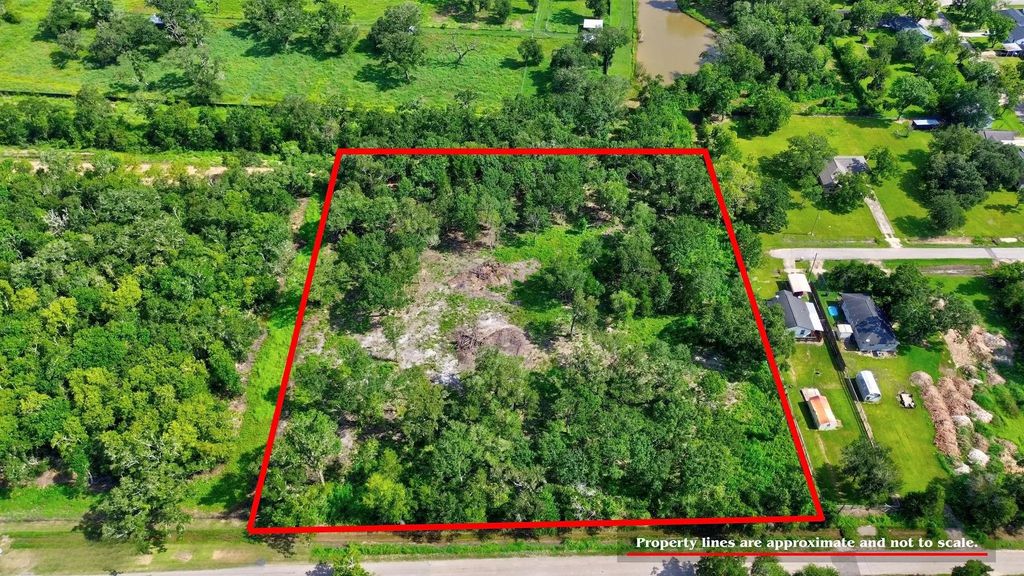 708 W Smith Street, Brazoria