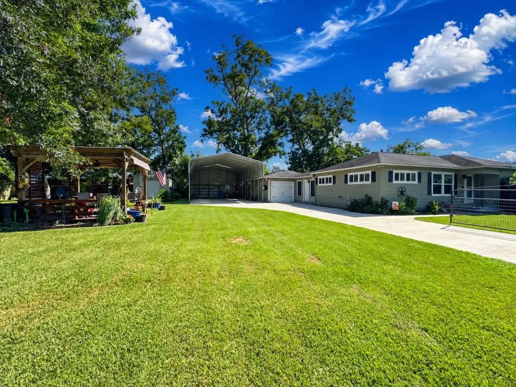 4435 11th Street, Bacliff