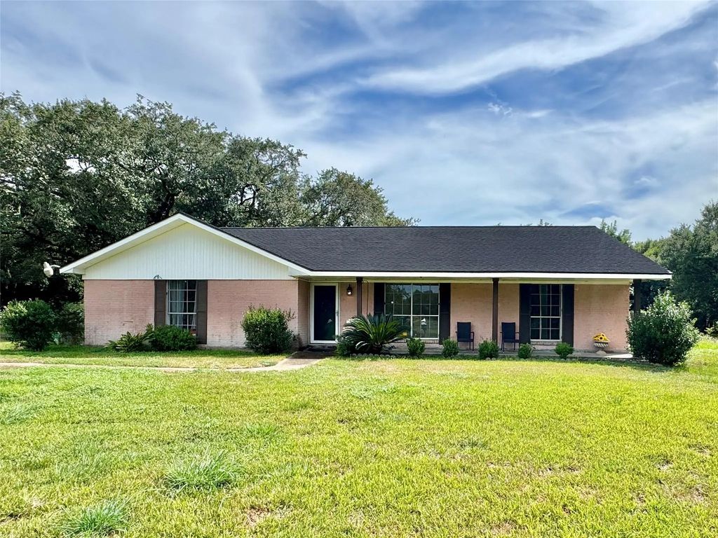 441 County Road 219, Angleton